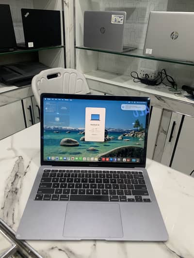 MacBook Air M1 8GB RAM 256GB SSD 13-inch – Excellent Condition