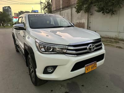 Toyota Hilux Revo 2.8 Cruisetonic 2019 Model Dual A/C