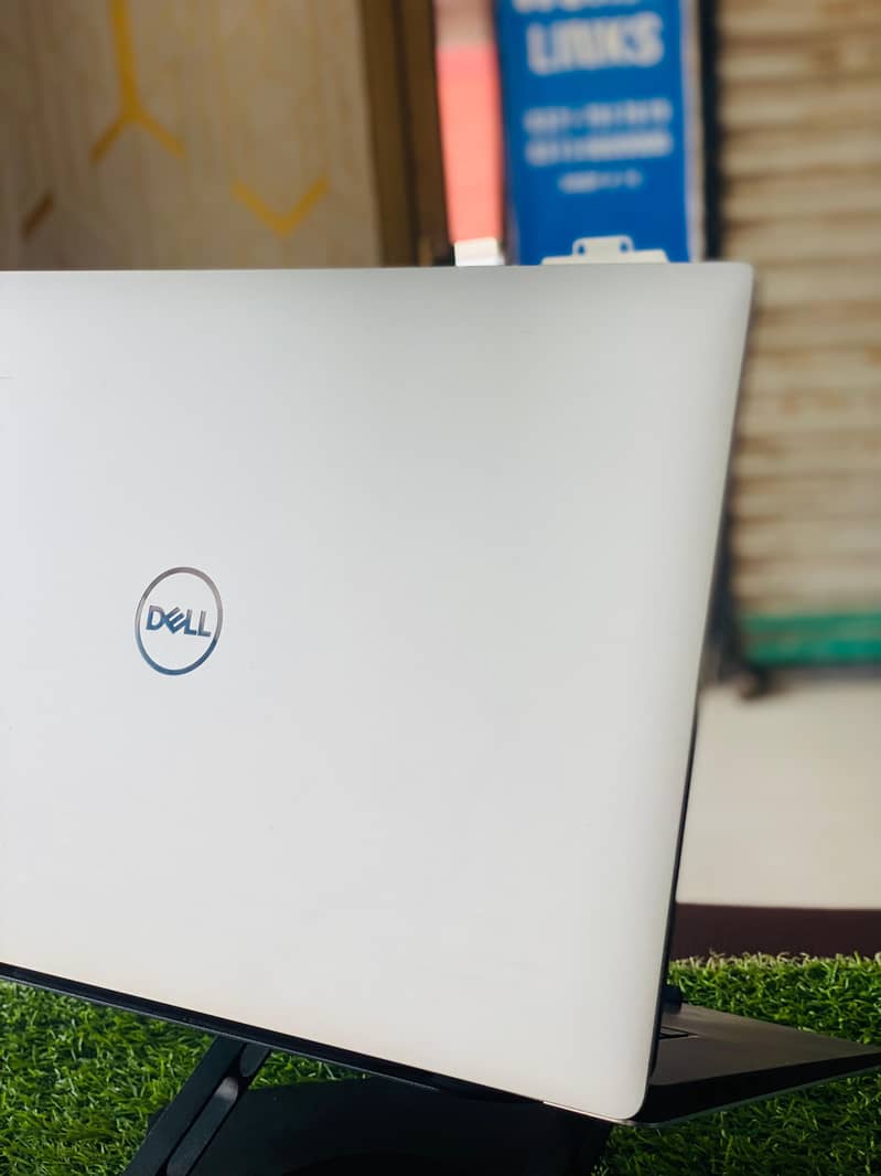 Dell Precision 5530 0