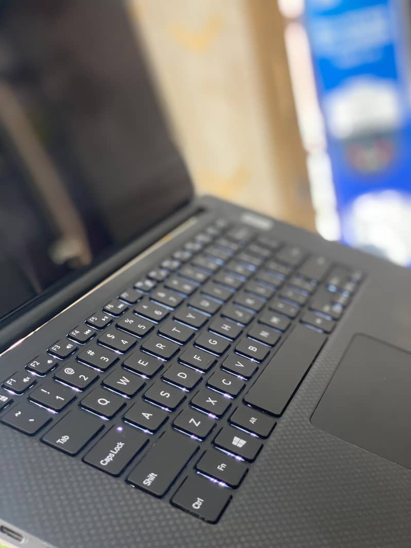 Dell Precision 5530 4