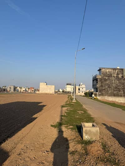 Premium 5 Marla Plot in Overseas Block A Signature Address in Park View City Lahore