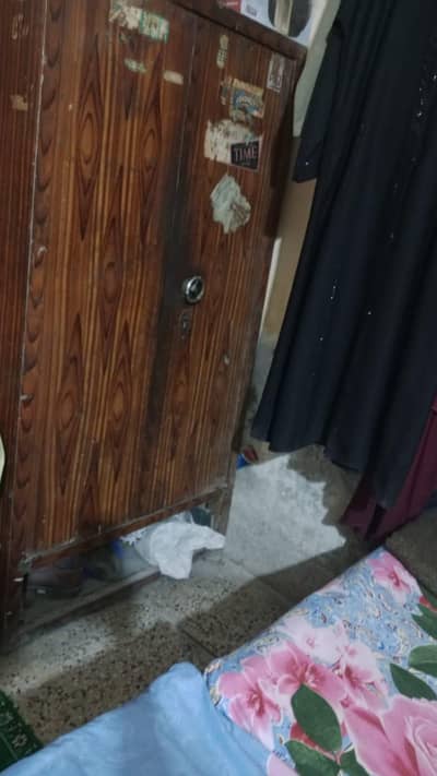 Solid Wooden Almirah / Wardrobe for Sale – Good Condition