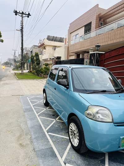 Daihatsu Esse family car