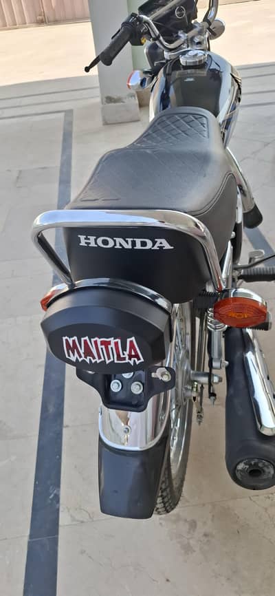 Cg 125 2025 black  like new condition