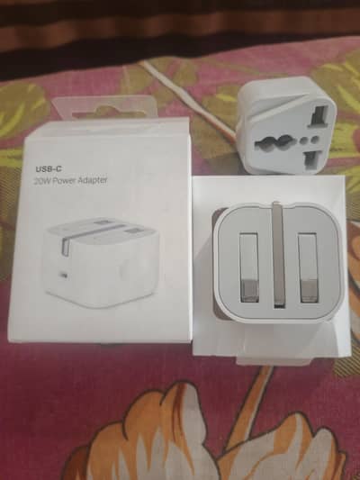 i phone adapter for sell 10+10 condition 2 br use kia he bas