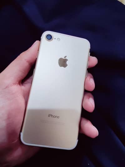 Iphone 7 (32 GB) PTA Approved