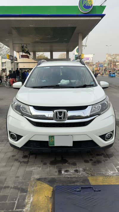 Honda BR-V 2017 for Sale – Family Used, Well Maintained
