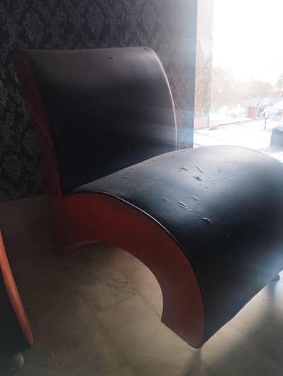 4 DEEWAN SOFA CHAIRS FOR SALE CONDITION 6/10 NEED TOUCH UP