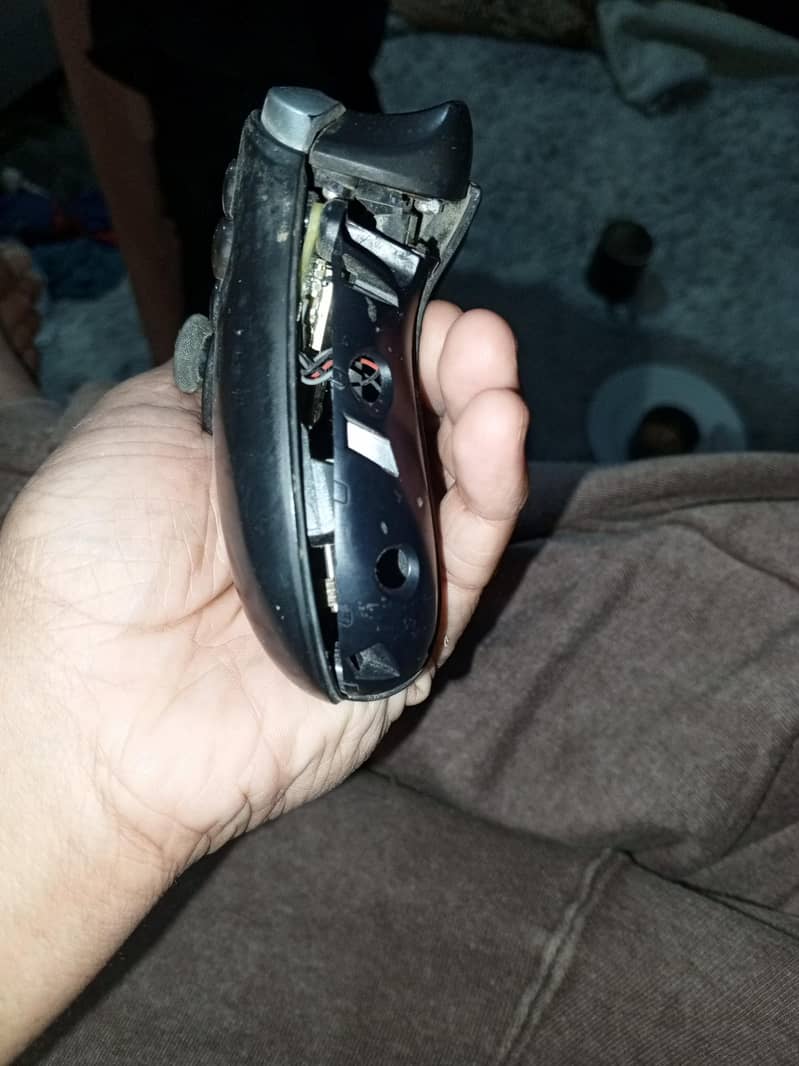 PS4 Controller Xbox 360 Controller Xbox One Controller & DVDs read ad 10