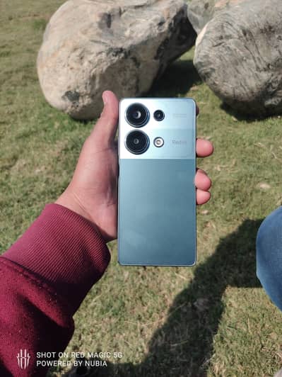 with box charger 8 gb ram 256 gb memory 10/10