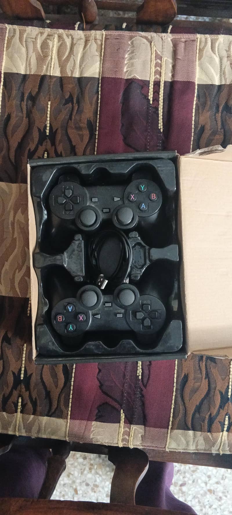 2.4G WIRELESS CONTROLLER GAMEPAD 1