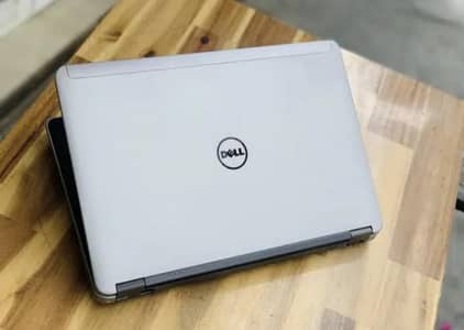 Dell Core i5 4th Generation (Ram 8GB + SSD 128GB) Sliver Beauty