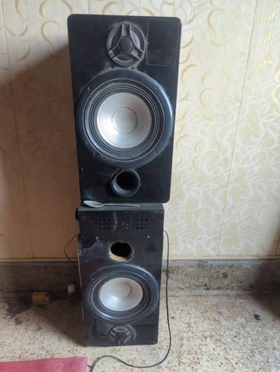 speaker with amplifier