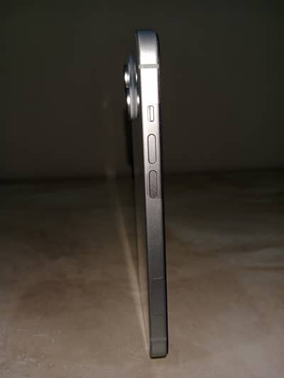 Apple iPhone 15 128GB sim lock – Brand New – Urgent Sale