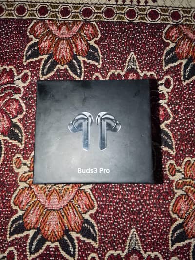 stylish and premium airbuds for men urgent sell