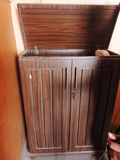 2 Wooden Side Cupbords for sell in good condition