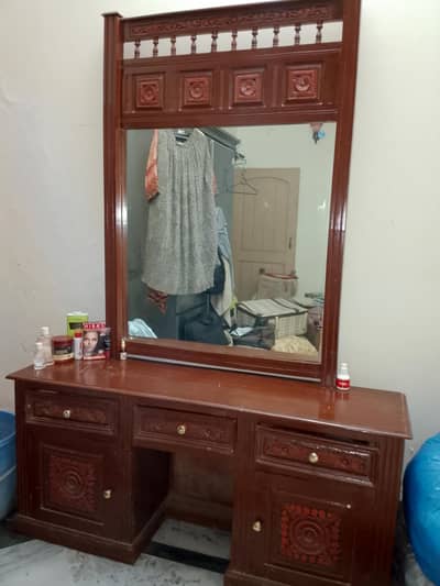 dressing table