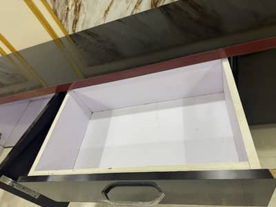 Red and black lounge console