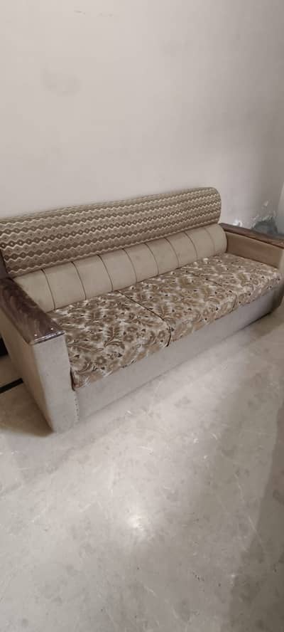 Used 5 (3+1+1) seater sofa set, condition 8/10
