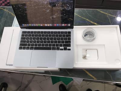 MacBook Air M4 2025,