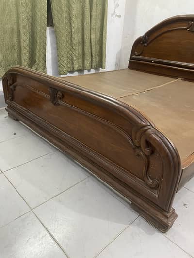 Heavy wooden King size bedset