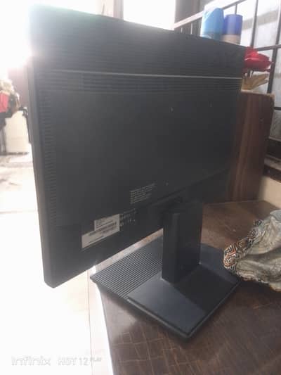 Acer 19 inches Led with Vga and power cable for sale