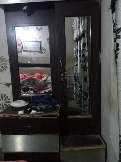 single almari , single deviter, dressing