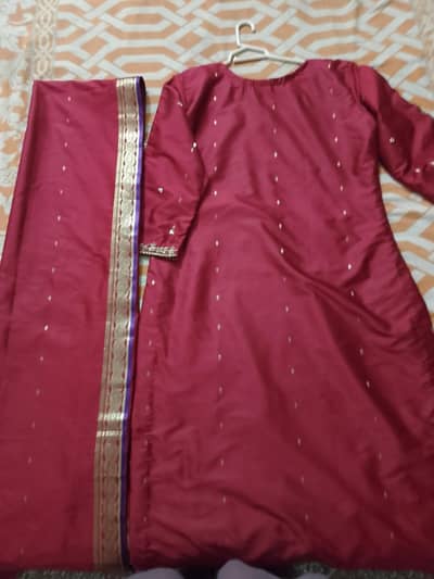 Row Silk, Mehroon color