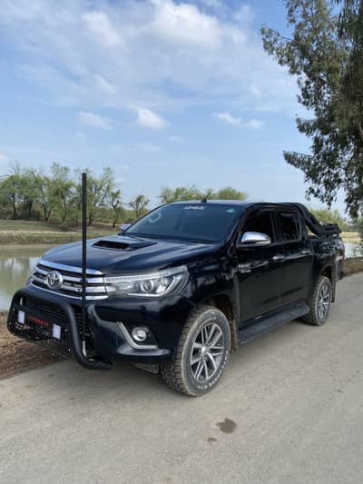 Hammer Bull bar with ariel and led lights