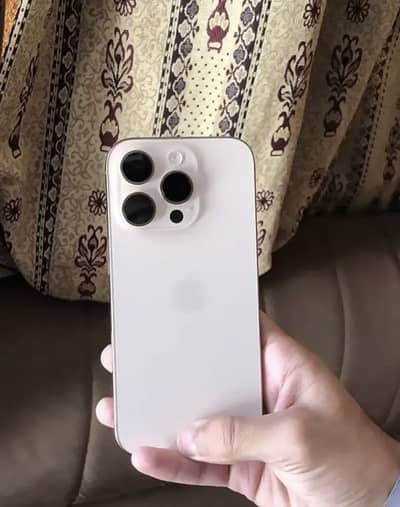 16 pro Desert titanium