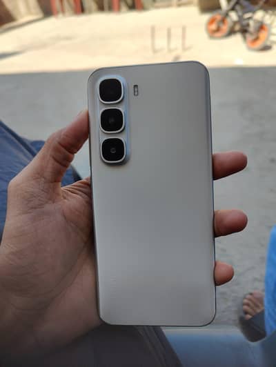 Infinix hot 60 pro plus [8 months warranty remain] [Exchange Possible]