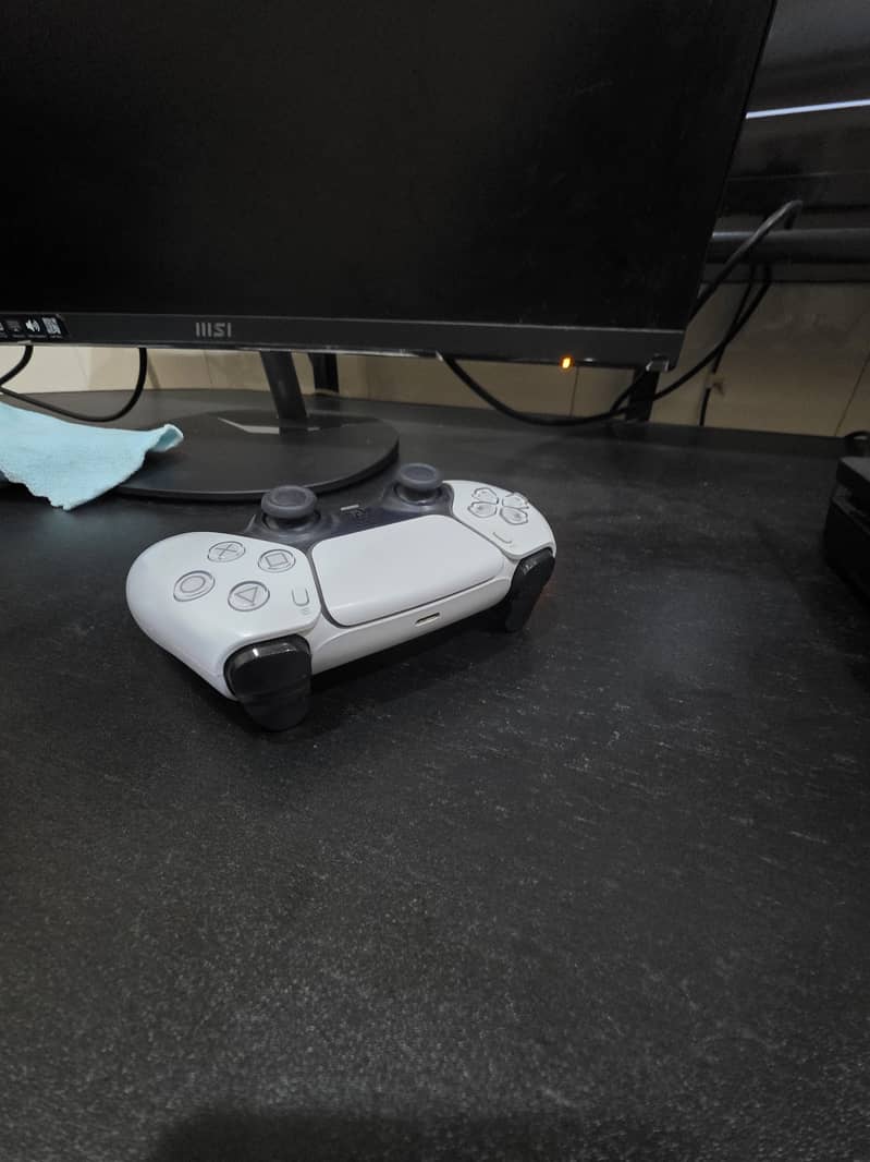 PS5 Controller 1