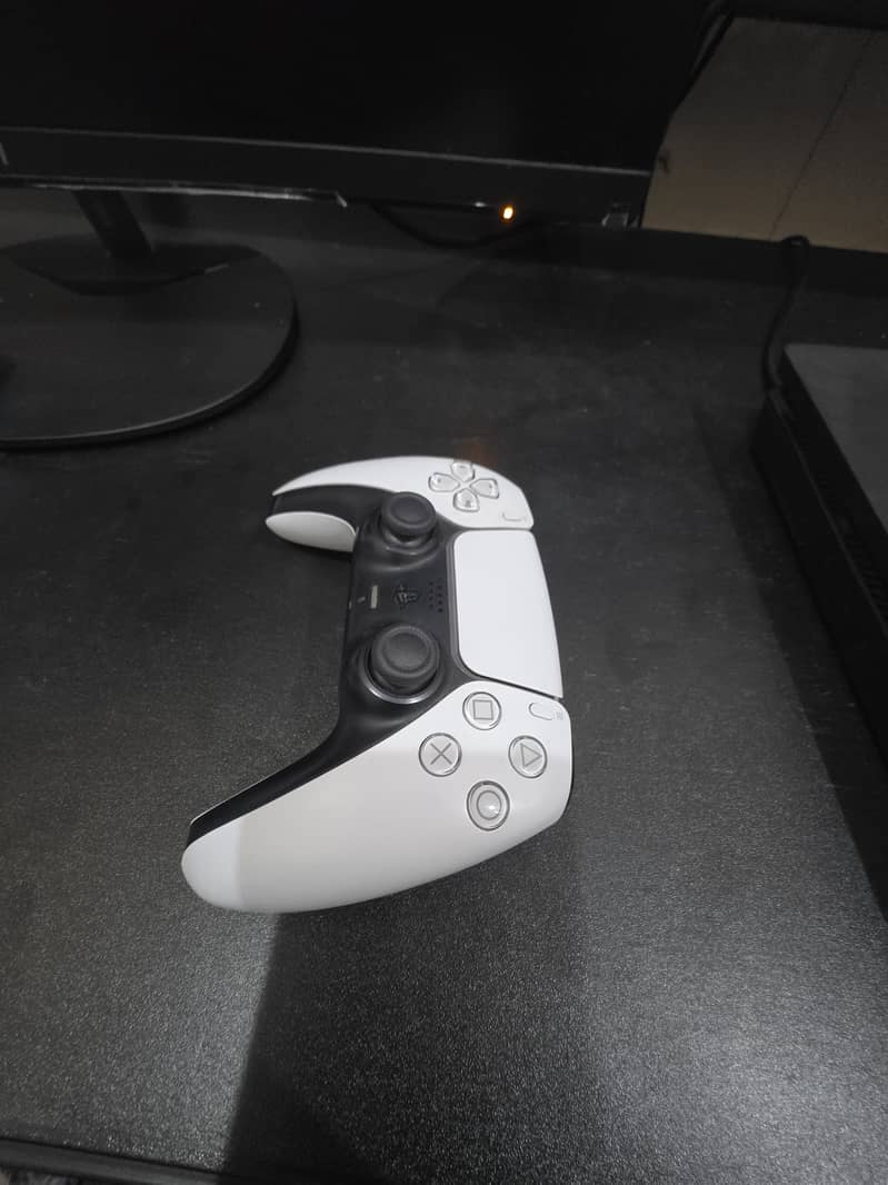 PS5 Controller 3