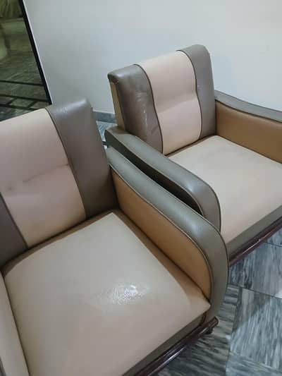 Rexine sofa set in new condition
