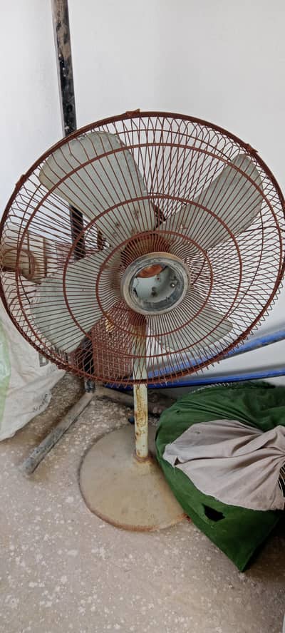 pedestal fan