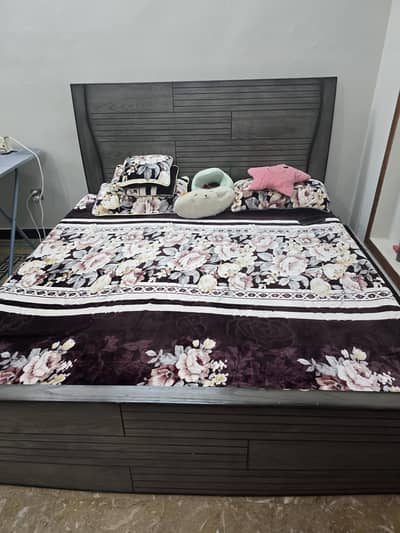 Bed set for sale