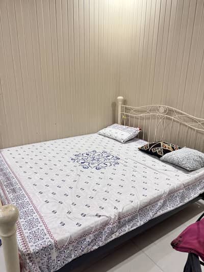 Heavy Iron Rod Bed