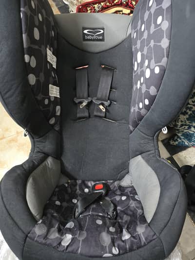 various house hold items packed