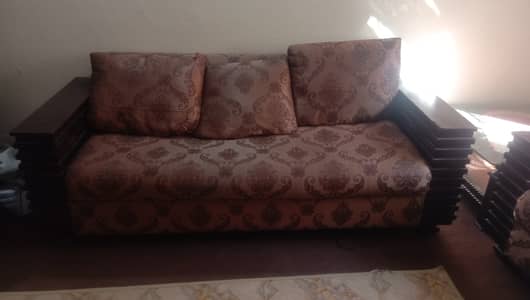 7 Siter sofa With three tebal For sale