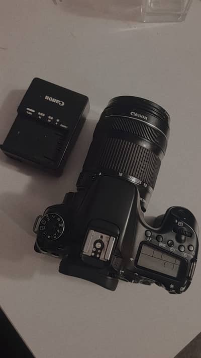 Canon 70d DSLR Camera with 18-135 Lens