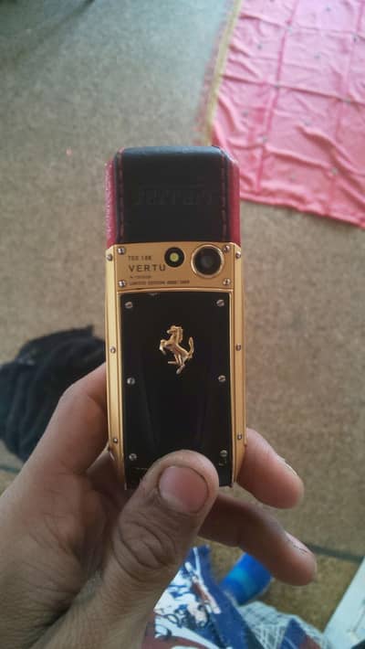vartu Ferrari limited edition 750 18k gold phone
