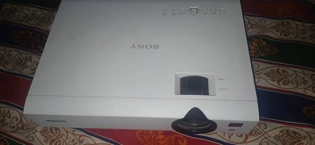 Sony projector VPL -DX102