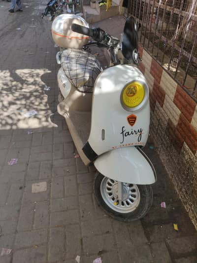 benlg  by crown Scooty