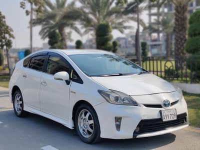 TOYOTA PRIUS S LED 2013 MODEL