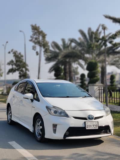 TOYOTA PRIUS S LED 2013 MODEL