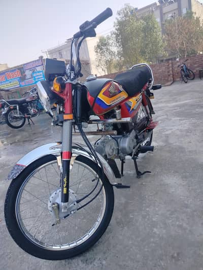 Honda cd 70red color bilkul ni hy
