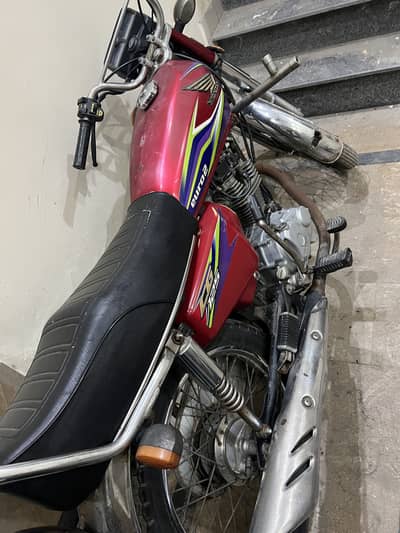 Honda 125 - 17 model good condition