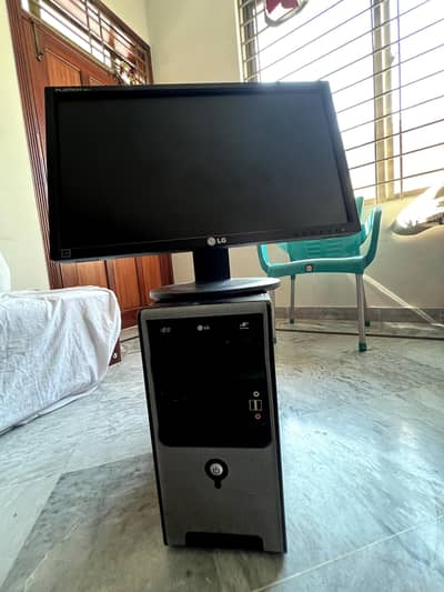 ‎Pc core i5 2nd gen and a 22 inc LG screen available for sale