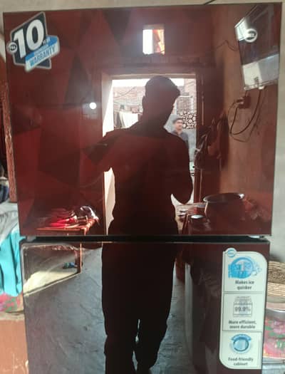3Year used 10/10 condition Pel ki Freezer hai.