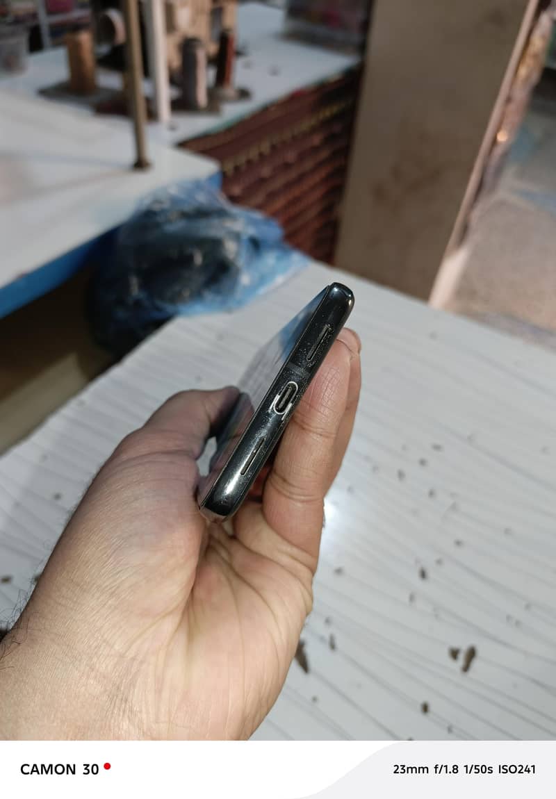 Google pixel 8 pro 1